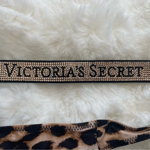 NWT Victoria's Secret VERY SEXY Leopard-Print Thong with Rhinestone Logo Straps - Picture 6 of 7